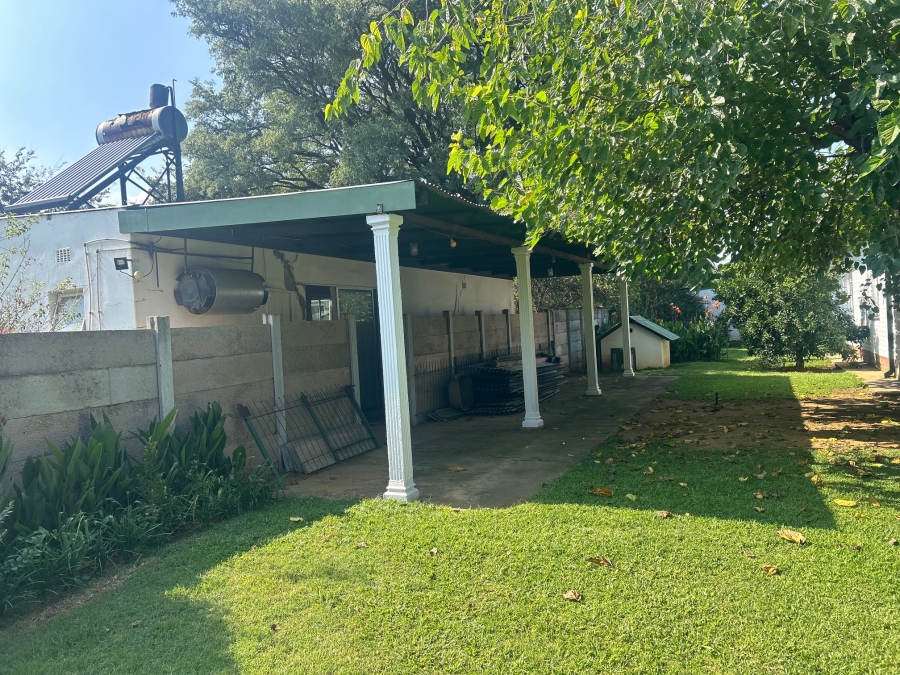 5 Bedroom Property for Sale in Viljoenskroon Free State
